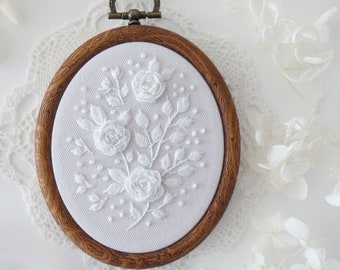 White Roses - Wedding Embroidery Hoop, DIY Embroidery - DIY wall art, Craft ideas, Diy kit, Leaves embroidery, White embroidery