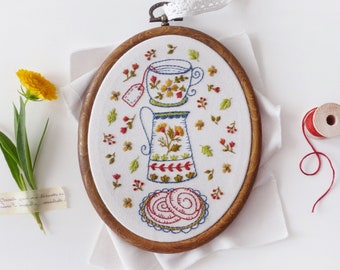 Autumn Vaze - Embroidery Kit, Autumn Embroidery, Autumn Embroidery, Needle,  Vaze embroidery, Quilt Pattern, Toadstool