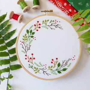 Christmas Wreath - Art Craft Kit, Christmas Embroidery Design, Hand Embroidery Kit, Christmas DIY, Christmas Gift Idea