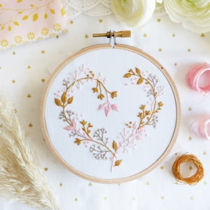 Wildflowers Heart - Wedding Embroidery Hoop, DIY Embroidery - DIY wall art, Craft ideas, Diy kit, Leaves embroidery, flowers heart