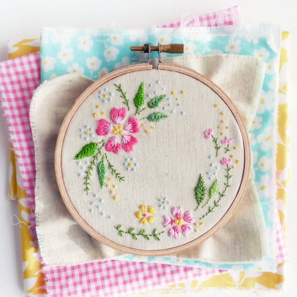 Circle of Flowers - Embroidery kit, DIY kit, Hand embroidery, Embroidery hoop art, Broderie, Modern hand embroidery, Craft kit, Tamar nahir
