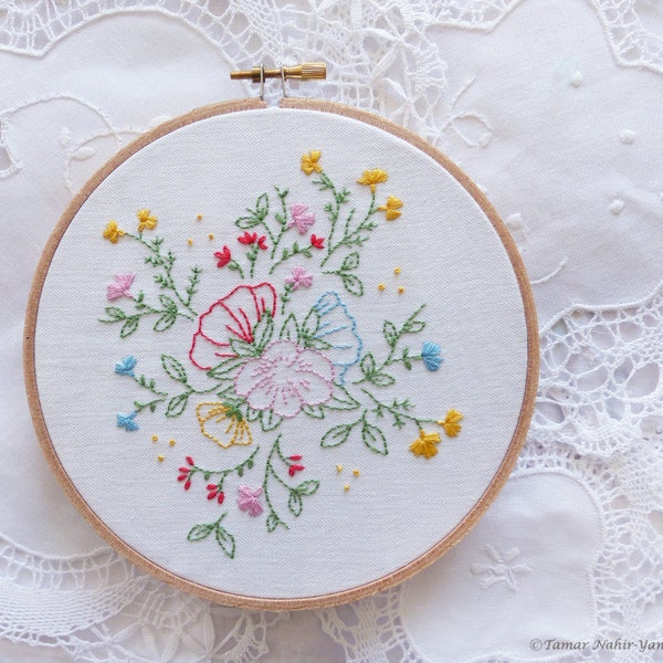 Bouquet of flowers - Christmas embroidery, Christmas gifts for her, Flower embroidery, Embroidery kit, Diy kit, Hand embroidery, Hoop art