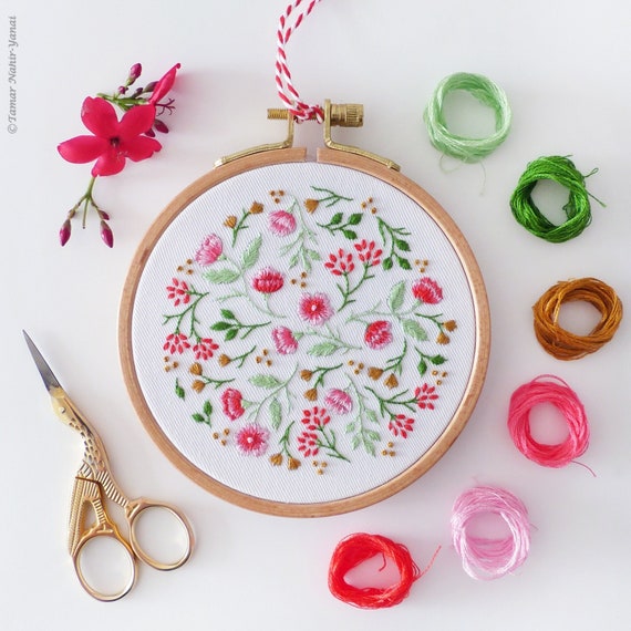 Christmas Flowers - Winter Christmas Embroidery, Christmas Diy Kit, Diy Gift, Christmas Hoop Art,Christmas Decor Embroidery