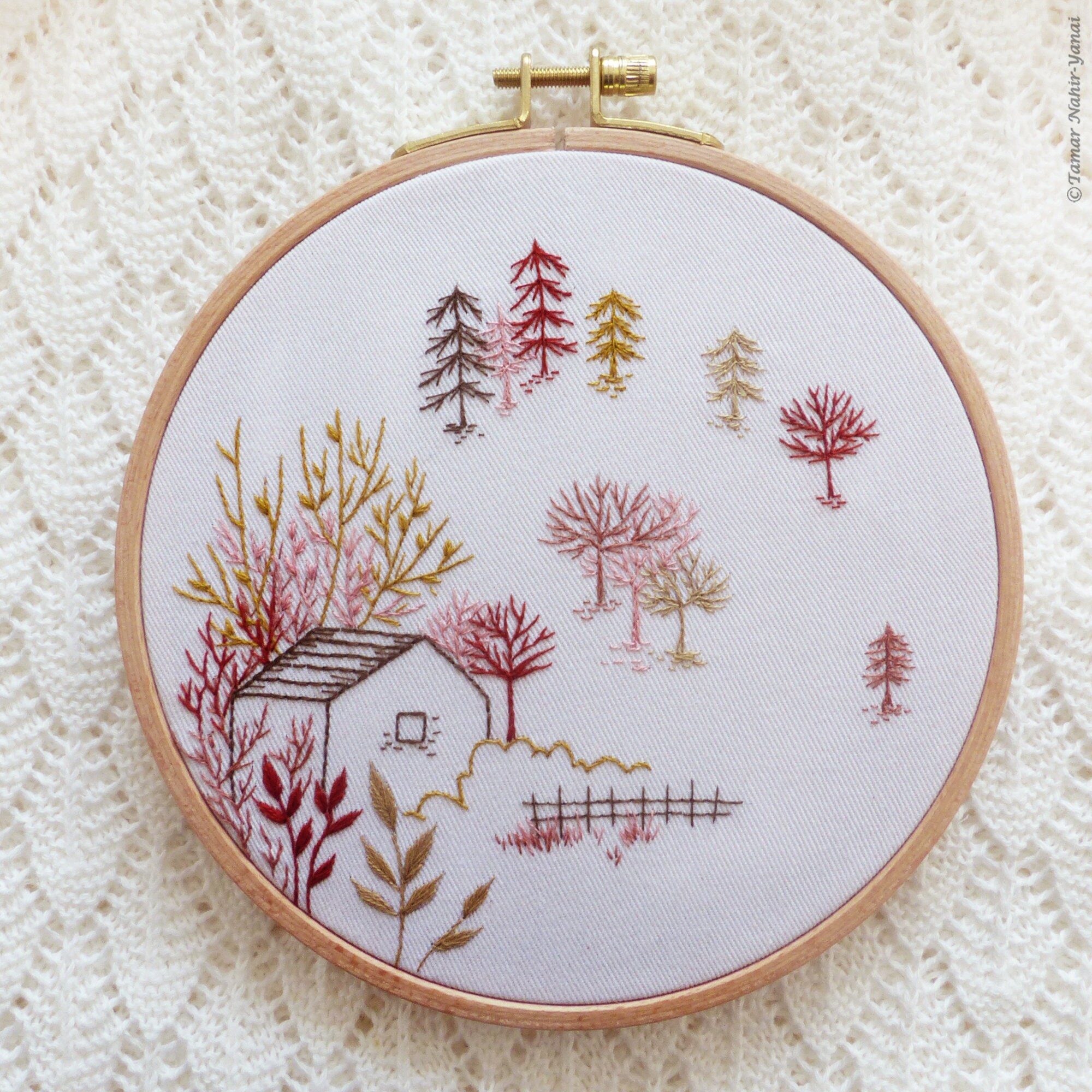 733. Embroidery Accessories in the Forest Tale ~ Embroidery