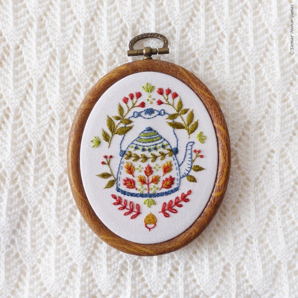 Autumn Kettle - Embroidery Kit, Embroidery Art, DIY Kit, DIY Gift, Kitchen Wall Art, Craft Kits Women, Quilt Patterns, Tea Pot, Unique Decor