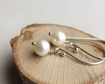 Single Pearl Earrings. Ivory Freshwater Pearl Drop Earrings. Bridesmaid Earrings. Pearl Bridal Earrings. June Birthstone. Gift for Mom.