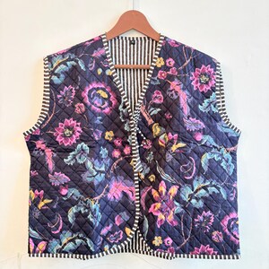 Giacca in cotone trapuntata fatta a mano – Cappotto reversibile con stampa floreale in stile boho