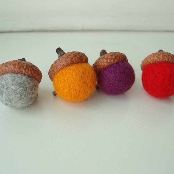 Needle felted Acorn brooch / Handmade gift / Natural cup / Needle felted / Mother's Day