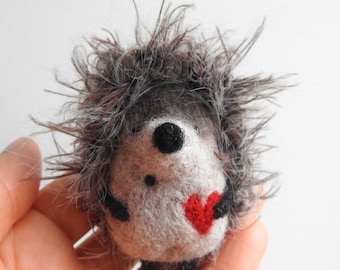 A personalized gift, Needle felted Hedgehog brooch / Beige wool / Handmade gift / Needle felted animals