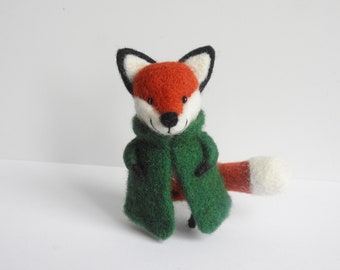 Needle felted Fox Brooch /  Red Fox / Handmade gift / Miniature animal