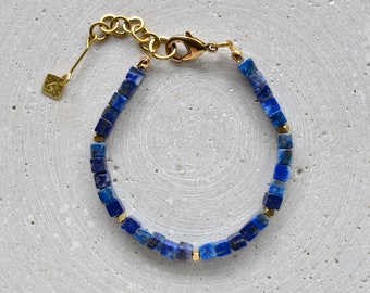 Lapis Lazuli Cube Bracelet, Minimalist Unisex Jewelry with Gemstone Beads, Everyday Jewelry