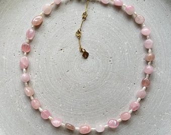 Morganit und Vintage Süßwasserperlen Kette, Nachhaltiger Perlenschmuck, Rosa Naturstein Collier, Geschenk zur Verlobung