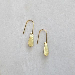 Minimalist Golden Teardrop Earrings, Small Drop Dangle Erring, Hammered Brass Jewelry