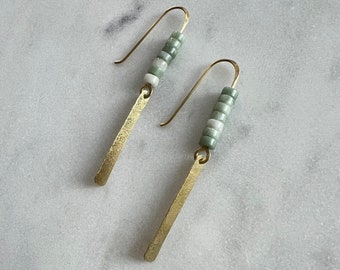 Lange schmale grüne Jade Ohrhänger, Naturstein Ohrhänger, Minimalistischer Schmuck