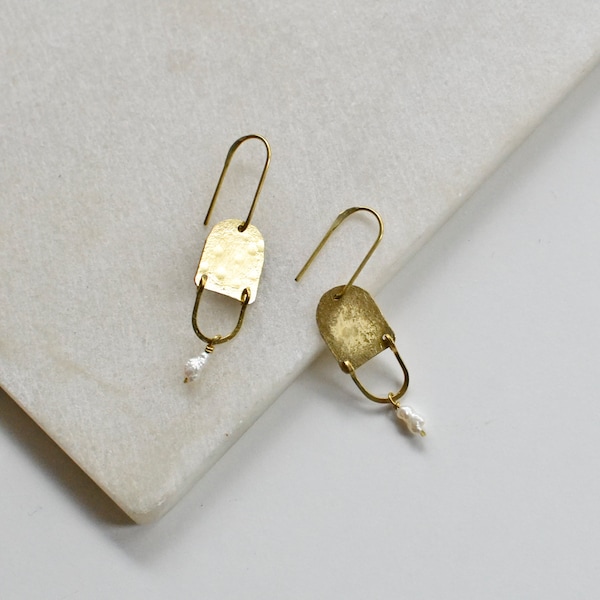 Minimalist Vintage Freshwater Pearl Chandeliers, Elegant Dangle Earrings with Hammered Brass Plate