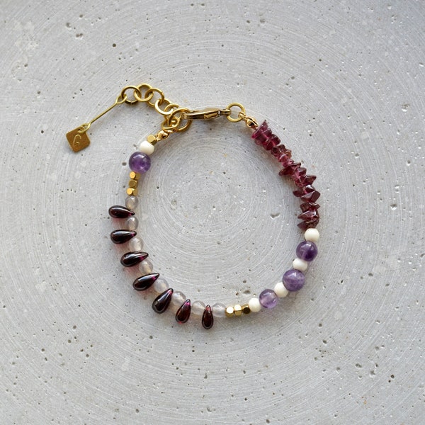 Garnet Drop Bracelet, Mixed Beads Bracelet with Vintage Gemstones, Amethyst Jewelry