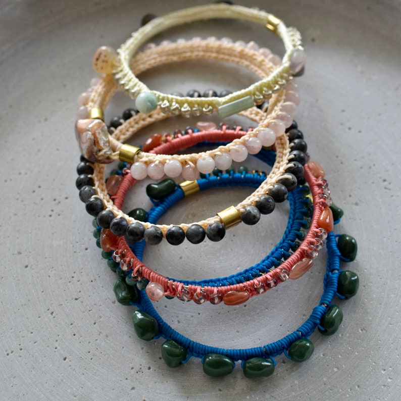 Bracelets en labradorite, bracelet au crochet avec cordon en nylon rose pâle et perles de pierres précieuses image 6