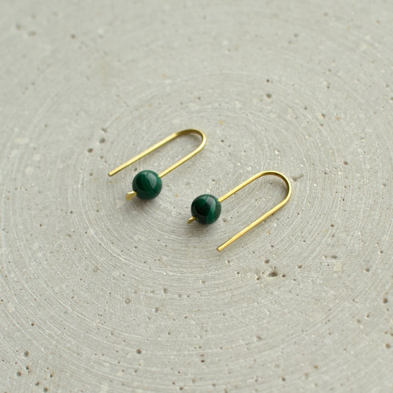 Boucles doreilles minimalistes en argent sterling Malachite Arch, boucles doreilles Pearl Dangle, cadeau pour sœur, bijoux en pierre naturelle verte image 6