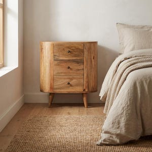 Mini Chestnut Bedside Table – Solid Mango Wood Nightstand with 3 Drawers, Rounded Design zdjęcie 11