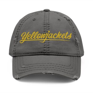 Bestickte Distressed-Mütze, Yellowjackets TV-Serienmütze, Vintage-Logo-Baseballmütze, Retro-Papa-Mütze, Popkultur-TV-Show Merch, beunruhigt
