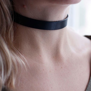 Handmade Black Veg Tan Leather choker/collar 15 mm width image 1