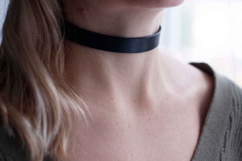 Handmade Black Veg Tan Leather choker/collar 15 mm width image 1