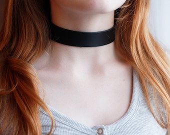 Handmade Black Leather 1inch choker Collar Necklace / BDSM collar with chain leash / Pet play / Slave choker / Unisex
