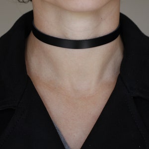 Handmade Black Veg Tan Leather choker 10 mm width