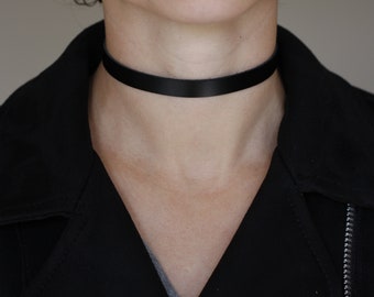 Handgemaakte zwarte Veg Tan lederen choker 10 mm breed