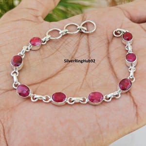 Handgemaakte ovale robijnrode sterlingzilveren armband, boho-statementsieraden