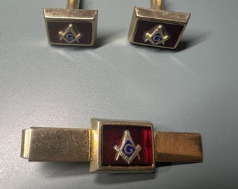 Vintage Anson Masonic Shriners Gold Tone With Red Tie Clip and Cuff Links