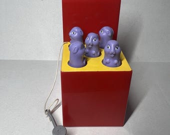 RARE Vintage 2004 Lil Bratz Sno Fun Ski Lodge Whac-A-Mole Accessory MGA Toy Part