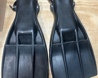 Vintage Aqua-Lung U.S. Divers Rocket Fin Scuba Diving Fins Black USA Pair