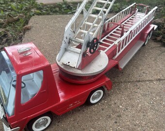 Vintage Nylint Pressed Steel Fire Truck 33 Turbo Power Hook Ladder Aerial 29.5"