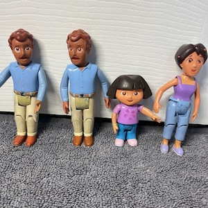 Dora the Explorer Family Figure Lot - Mattel Viacom 2005 - Dora, Mami, Papi