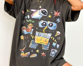 Camiseta Wall-E e Eve Comfort Colors, Camiseta Pixar Retrô em Aquarela, Camiseta Disney Pixar, Camiseta Fofa de Amor Robótico, Presente para Família em Viagem à Disneyland WDW