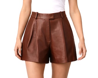 Echte schapenvachtleren shorts dames | Bruine geplooide short met hoge taille | Zacht echt leer | Minimalistische casual stijl
