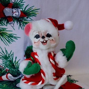 Vintage Annalee Mobiltee peppermint Christmas mouse with sack holding candy canes and peppermint candies made in New Hampshire