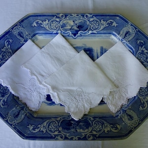 Servilletas de lino blanco, juego de 4, borde festoneado bordado a mano