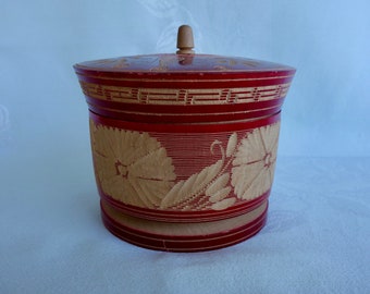 Vintage red wood wooden box for trinkets and what not carved designs tight fitting lid trinket holder keepsakes