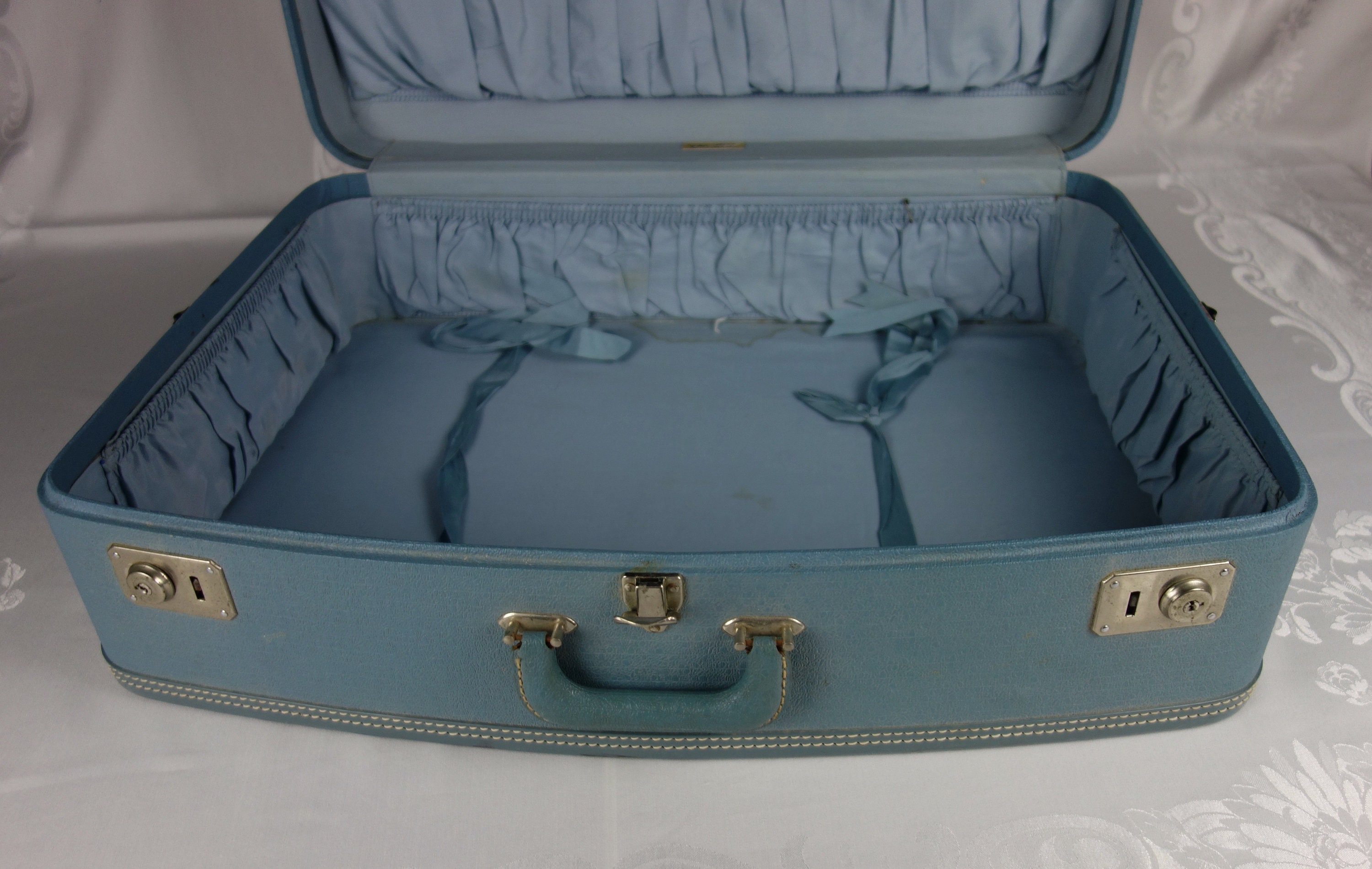 Vintage Blue Art Bin VIcheck Model 8399 Great Condition Art Storage Carry  Case