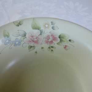 Pfaltzgraff Tea Rose vegetable serving bowl 8 3/4" heavy stoneware blue flowers pink roses made in USA