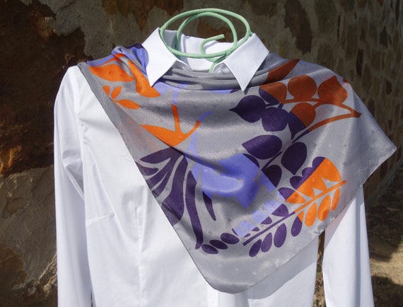Stunning vintage scarf synthetic blend grey backgr