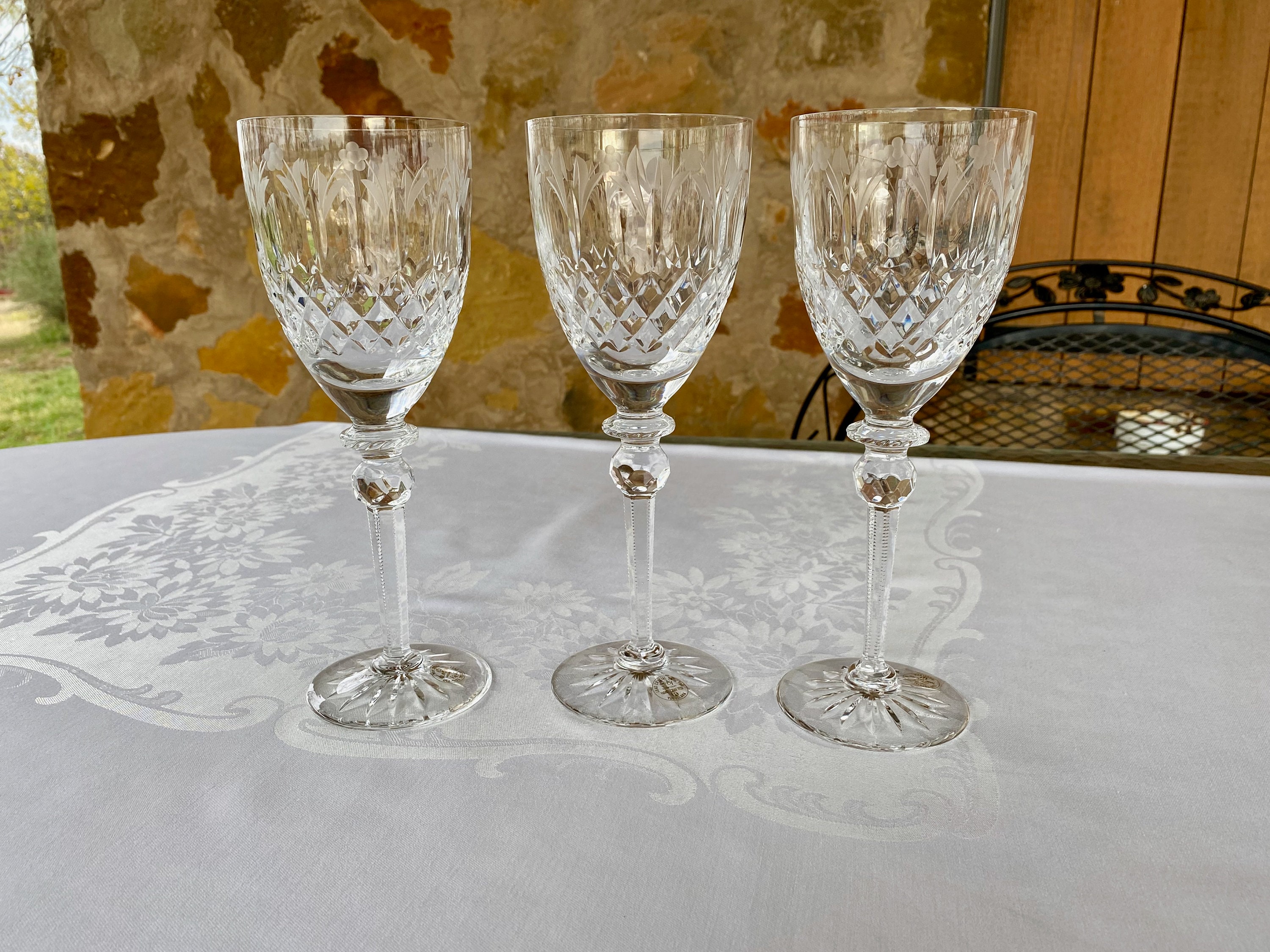 VINO WINE GLASS SQUARE PLATE - Swans Fine Home