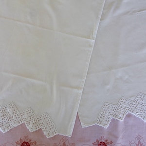 Vintage Crochet crocheted lace edged cotton pillow case set of two white with crocheted picot edge bed linens pair of pillowcases