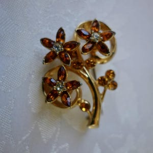 Vintage rhinestone brooch pin amber rhinestone rhinestones gold tone brooches pins