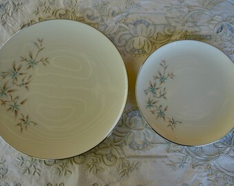 Vintage Lenox Wyndcrest A-500 porcelain plates set of 7 10 1/2" dinner 2 8" salad blue flowers taupe leaves platinum trim 1956 to 1977