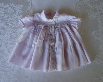 Sweet vintage pale pink cotton infant baby dress smocking lace trimmed 6 to 9 month Peter Pan collar