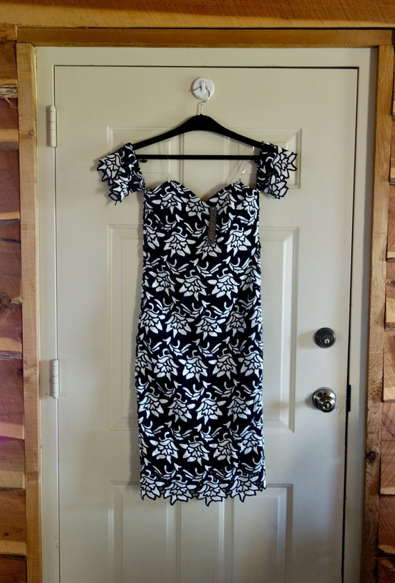 Gianni bini black lace dress 2025