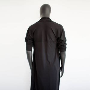 Długa męska kurtka kardigan – oversize'owe kimono – płaszcz z wiskozy z dżerseju – sweter warstwowy z odkrytym przodem, idealny do noszenia na co dzień i w miejskim stylu zdjęcie 7